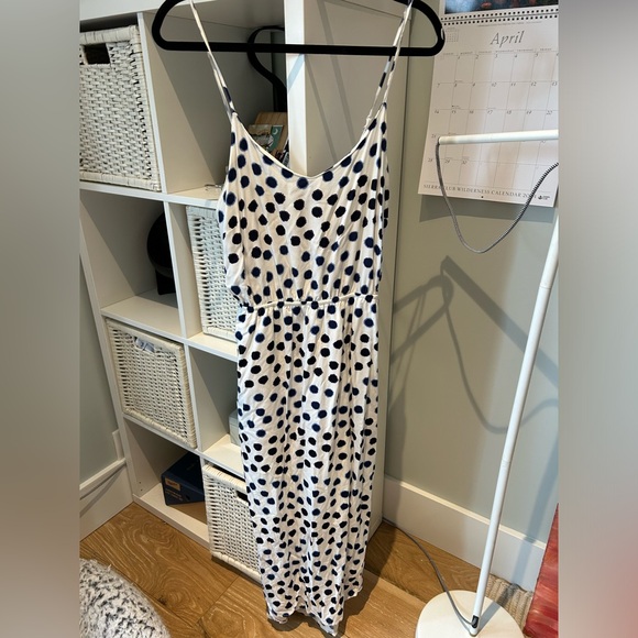 long maxi pokadot dress. Size Large. - Picture 2 of 2